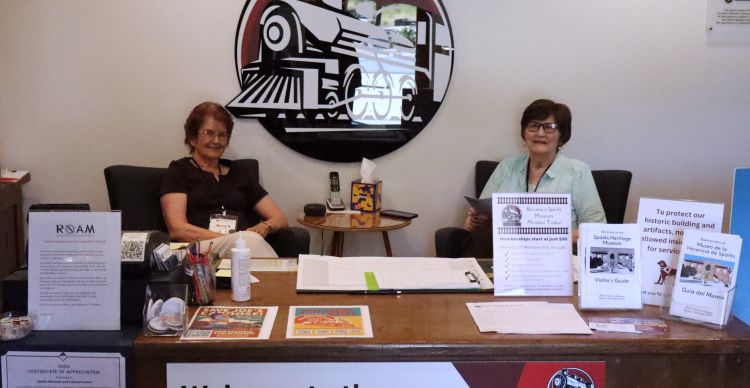 Volunteer Front Desk